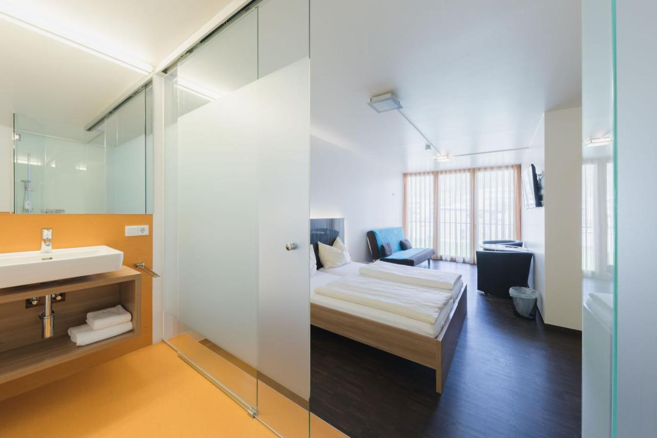 Motel Z - Self Checkin เฟลด์เคียร์ช ภายนอก รูปภาพ
